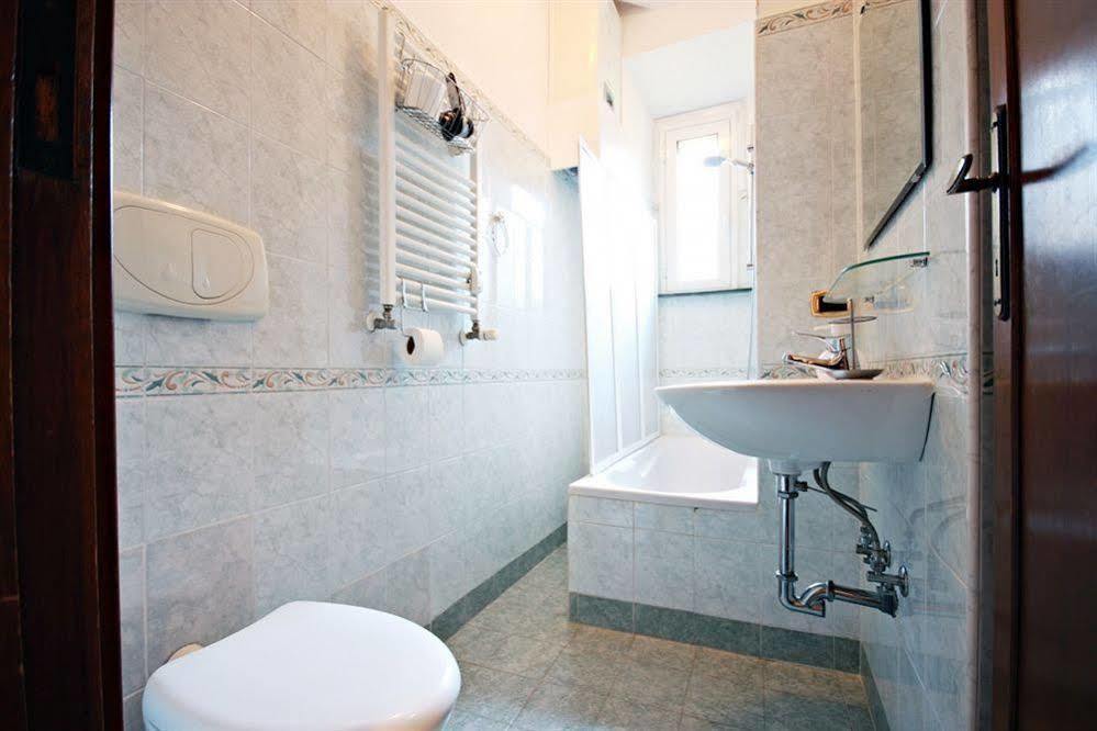 Affittacamere San Pietro Resort ローマ エクステリア 写真