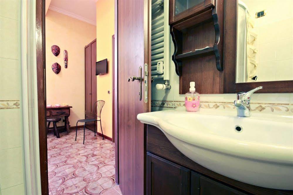 Affittacamere San Pietro Resort ローマ エクステリア 写真